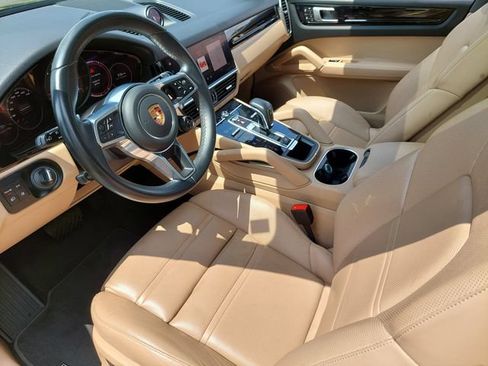 Used 2023 Porsche Cayenne Platinum Edition AWD/4WD image 9