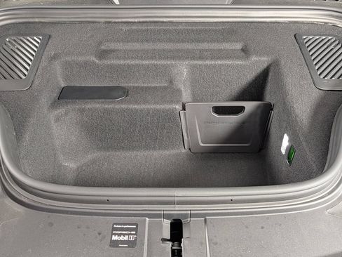 New 2026 Porsche Macan Electric RWD image 17