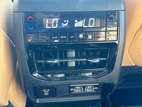 Used 2024 Jeep Grand Cherokee L Summit AWD/4WD image 29