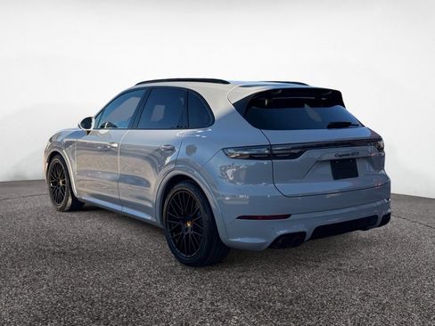 Used 2021 Porsche Cayenne GTS w/ Premium Package image 3