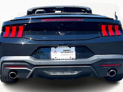 Used 2024 Ford Mustang Convertible image 5