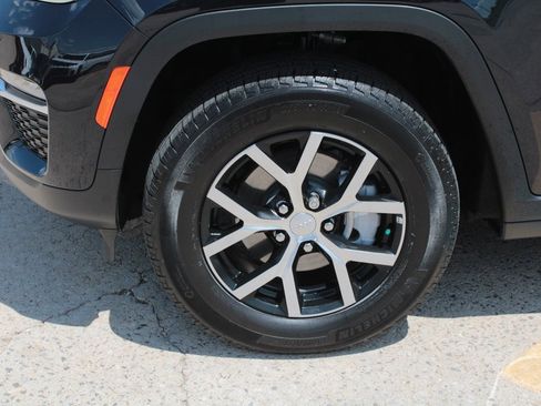 Used 2024 Jeep Grand Cherokee Limited w/ Trailer Tow Package image 2