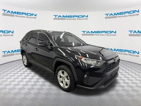 Used 2020 Toyota RAV4 XLE FWD image 7