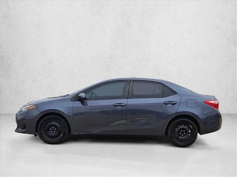 Used 2018 Toyota Corolla LE image 8