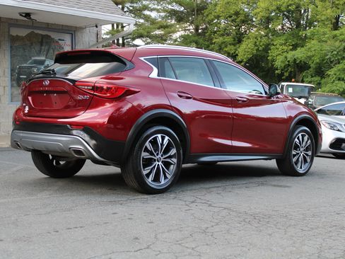 Used 2017 INFINITI QX30 Premium w/ Navigation Package AWD/4WD image 6