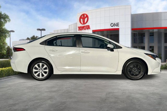 Used 2023 Toyota Corolla LE FWD image 3
