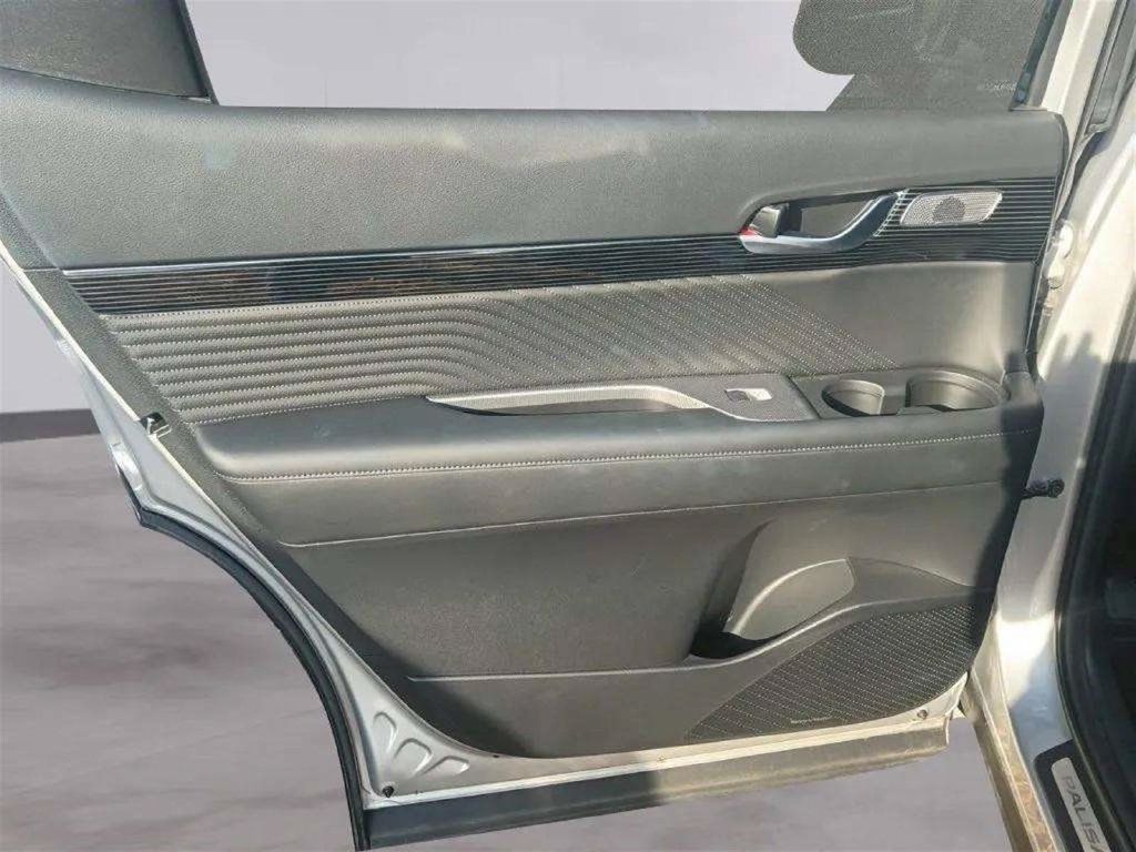 Used 2025 Hyundai Palisade Calligraphy AWD/4WD image 10