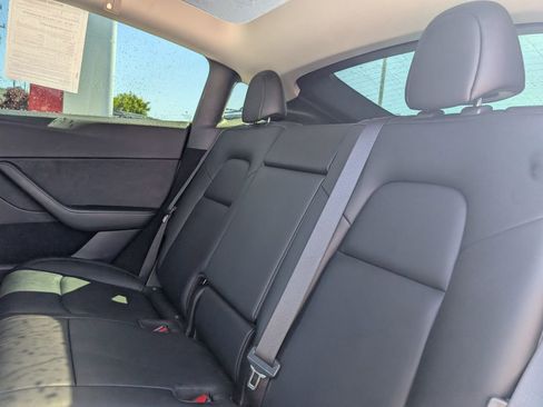 Used 2023 Tesla Model Y Performance AWD/4WD image 8
