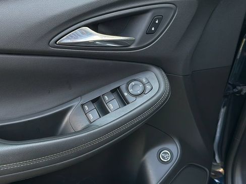 Used 2021 Buick Encore GX Select w/ Sport Touring Package AWD/4WD image 18