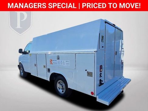 New 2025 Chevrolet Express 3500 w/ Power Convenience Package image 9