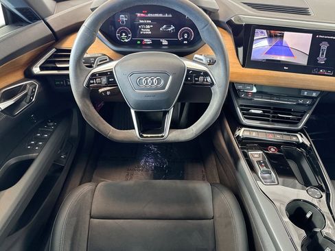 Used 2023 Audi e-tron GT Premium Plus image 20
