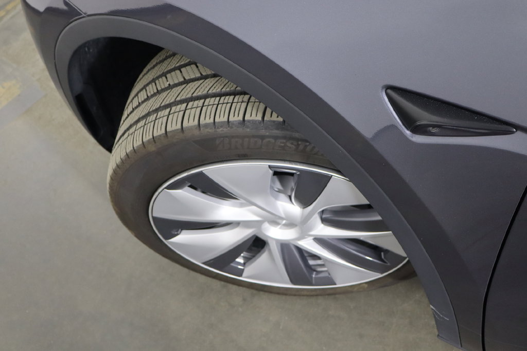 Used 2023 Tesla Model Y 2WD image 46