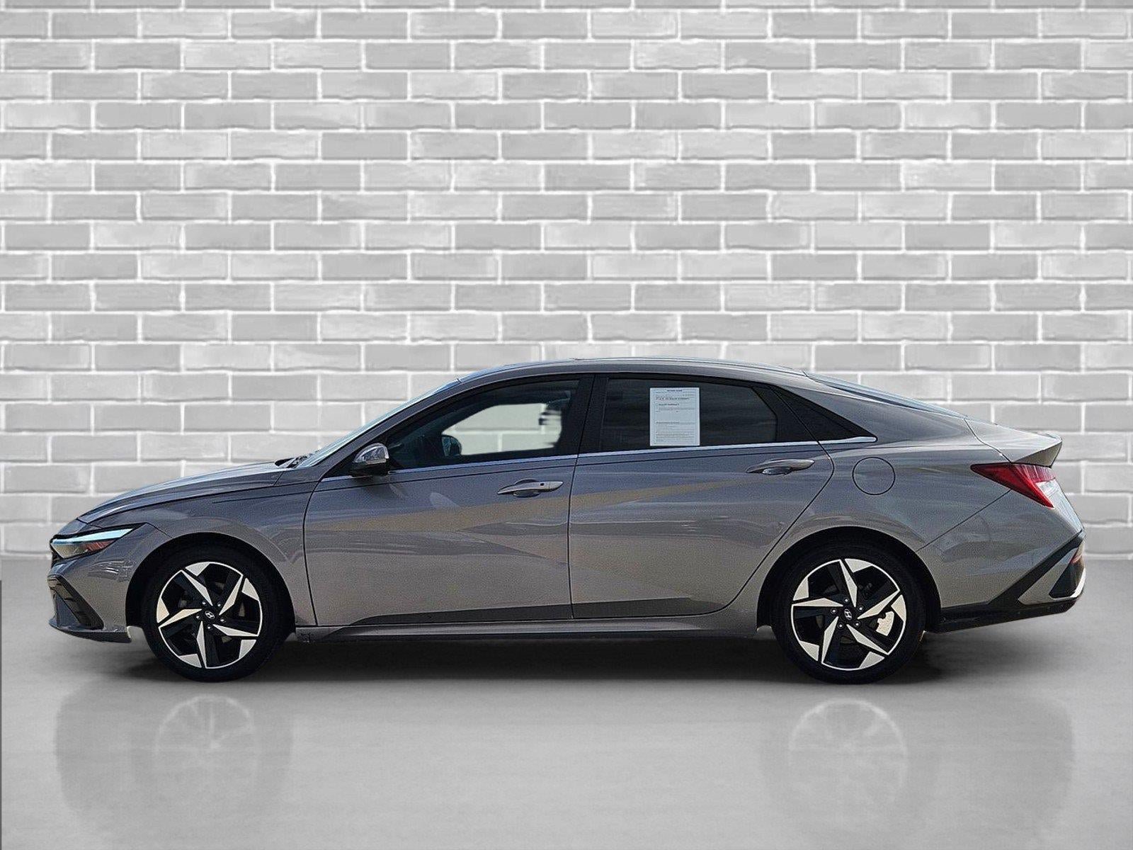 Used 2024 Hyundai Elantra SEL w/ Convenience Package FWD image 8