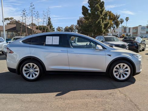 Used 2018 Tesla Model X P100D image 5