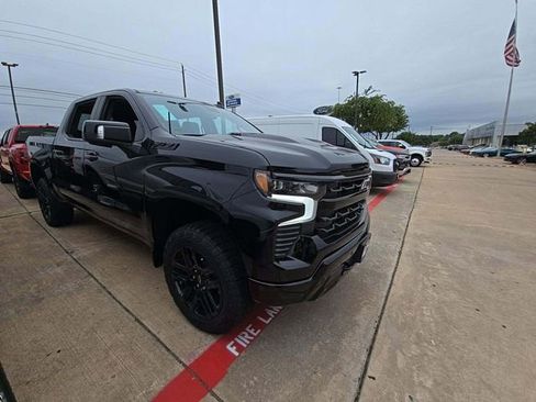 Used 2024 Chevrolet Silverado 1500 LT Trail Boss w/ LT Trail Boss Premium Package AWD/4WD image 4