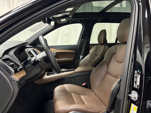 Used 2024 Volvo XC90 T8 Plus w/ Protection Package Premier AWD/4WD image 16