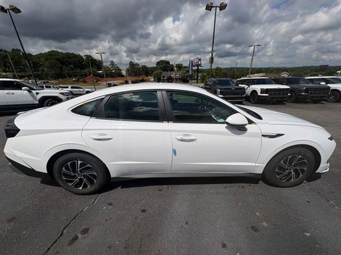 New 2026 Hyundai Sonata Blue FWD image 5