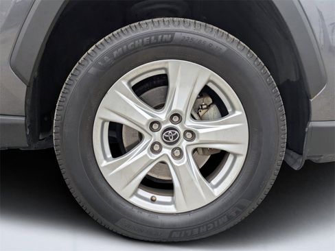 Used 2020 Toyota RAV4 XLE image 10