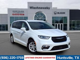 Used 2022 Chrysler Pacifica Touring-L video 1