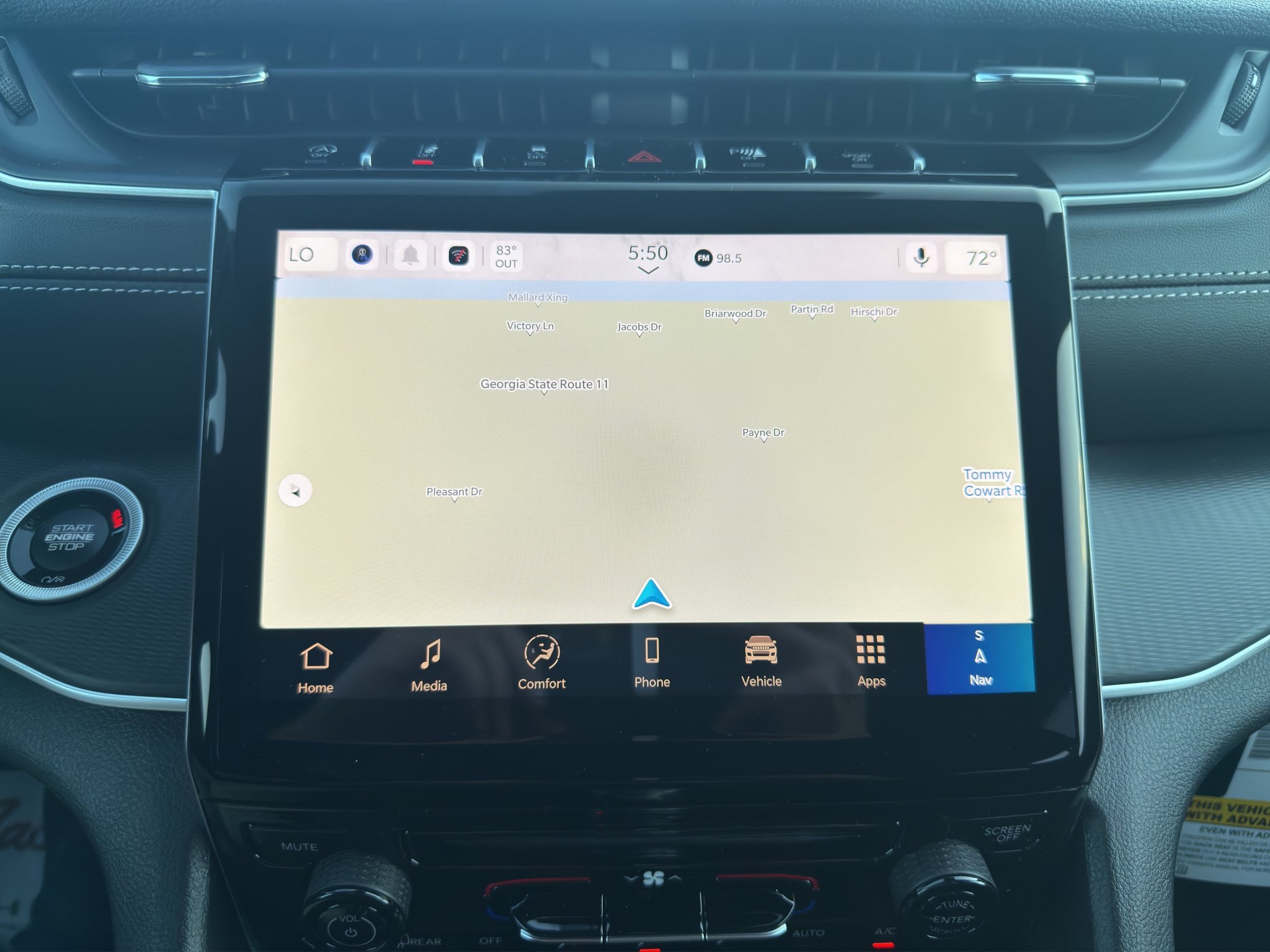 New 2027 Jeep Grand Cherokee Laredo RWD image 32