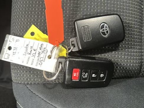 Used 2016 Toyota RAV4 XLE w/ Convenience Package AWD/4WD image 39