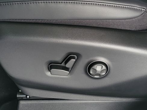 New 2026 Chrysler Pacifica Select FWD image 19