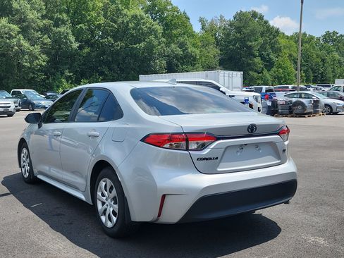 Used 2024 Toyota Corolla LE FWD image 3