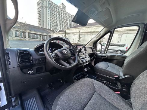 Used 2025 RAM ProMaster 2500 w/ Convenience Group image 16