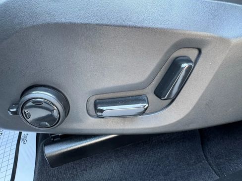 Used 2023 Volvo XC60 B5 Ultimate w/ Climate Package image 33