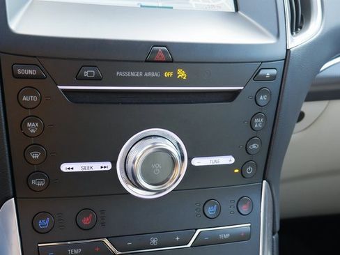 Used 2019 Ford Edge Titanium w/ Equipment Group 301A image 23