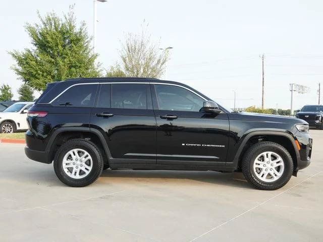 Certified 2024 Jeep Grand Cherokee Laredo RWD image 10
