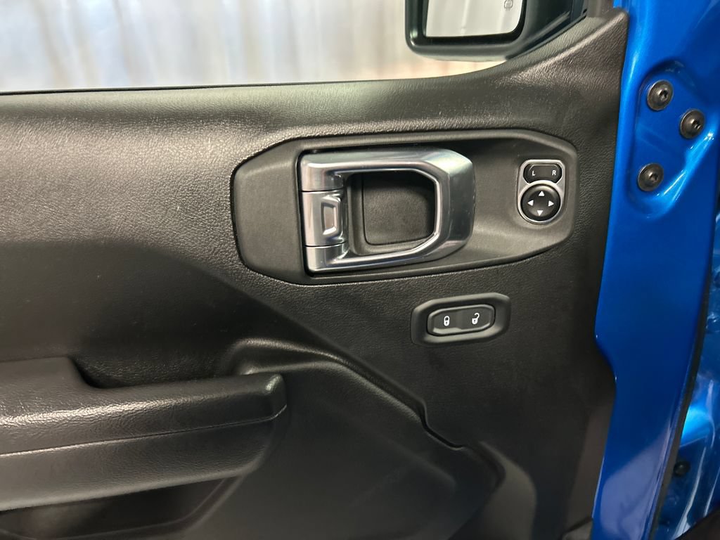 Used 2025 Jeep Wrangler Unlimited Sport AWD/4WD image 14