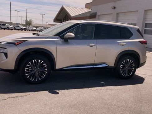 Used 2026 Nissan Rogue Platinum w/ Platinum Premium Package AWD/4WD image 6