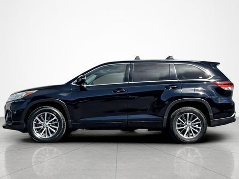 Certified 2018 Toyota Highlander XLE w/ Carpet Mat Package (TMS) image 2