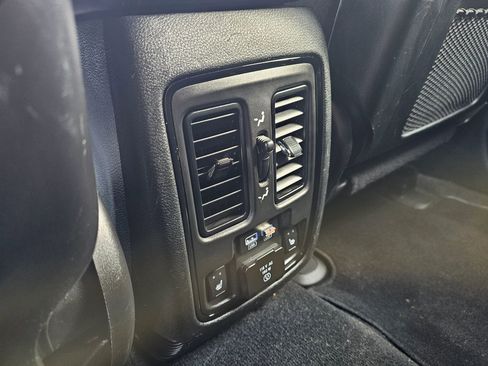 Used 2024 Dodge Durango GT image 34