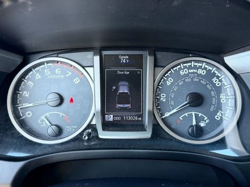 Used 2017 Toyota Tacoma SR5 image 19