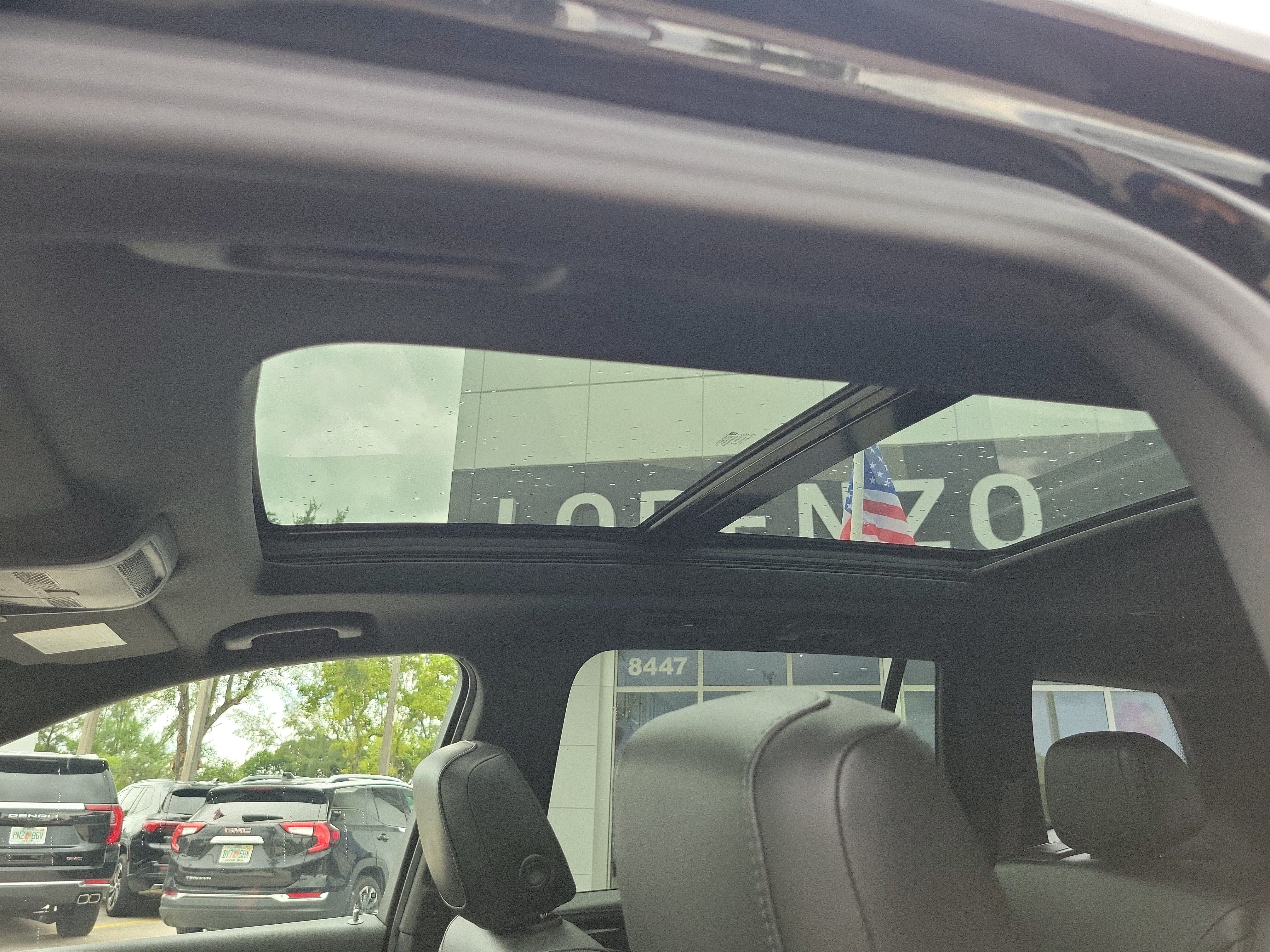 Used 2023 Cadillac XT6 Premium Luxury FWD image 12