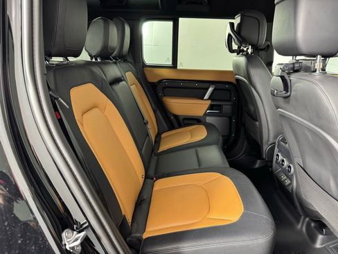 Used 2024 Land Rover Defender 110 X-Dynamic SE image 24