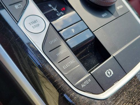 Used 2023 BMW 330e xDrive w/ Premium Package image 24