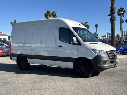 Used 2025 Mercedes-Benz Sprinter 2500 image 17