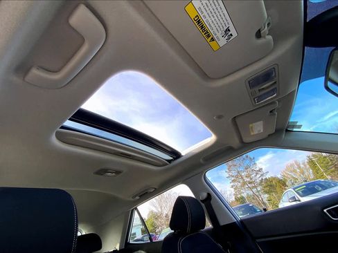 Used 2022 Hyundai Venue SEL image 13