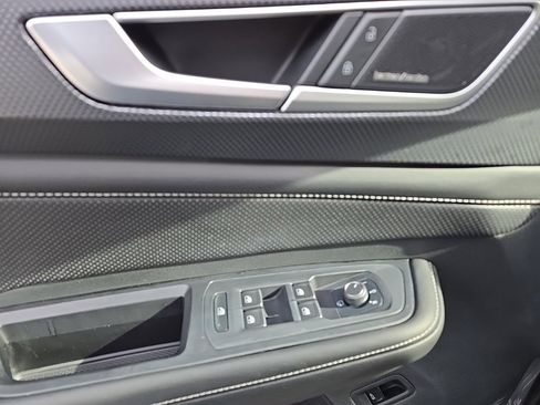 Used 2024 Volkswagen Atlas Cross Sport SEL Premium R-Line image 21