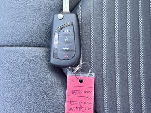 Used 2023 Toyota Camry SE image 31