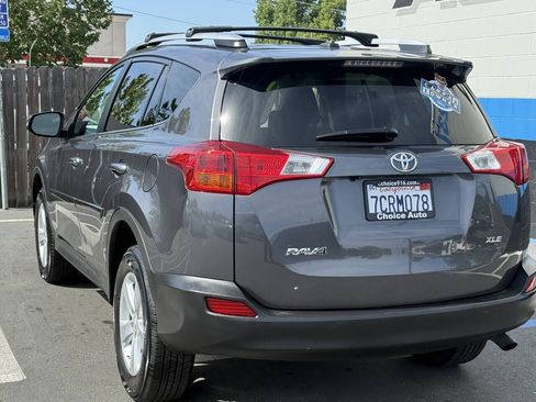 Used 2013 Toyota RAV4 XLE FWD image 4