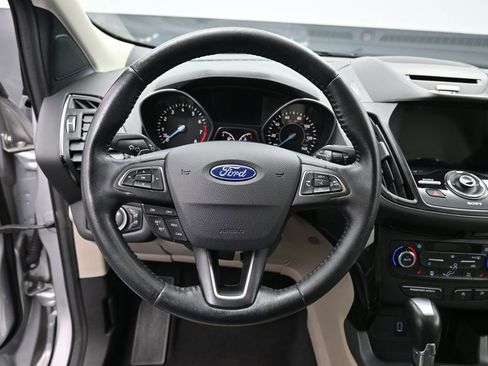 Used 2017 Ford Escape Titanium image 16