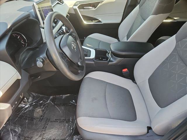 Used 2025 Toyota RAV4 XLE FWD image 21