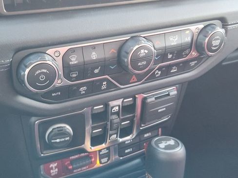 Used 2024 Jeep Wrangler Unlimited Rubicon 392 AWD/4WD image 22