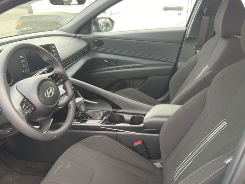 Used 2026 Hyundai Elantra SEL Sport Premium image 3