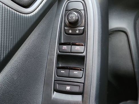 Certified 2025 Subaru Crosstrek 2.0i image 21