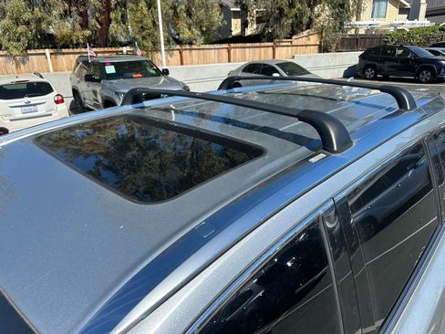 Certified 2018 Toyota Highlander XLE image 9